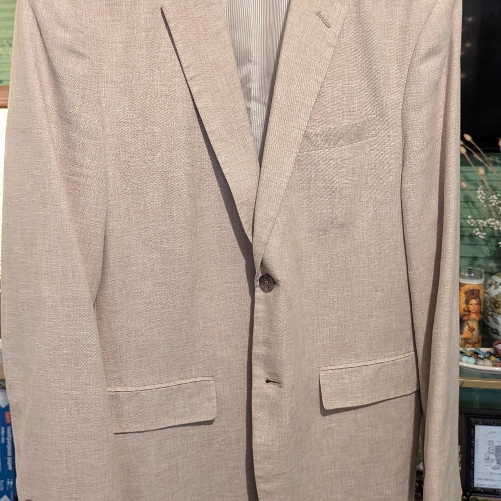 Tan Sport Coat with Notched Lapel and Heathered Texture